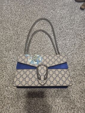 Unlisted Floral Purse